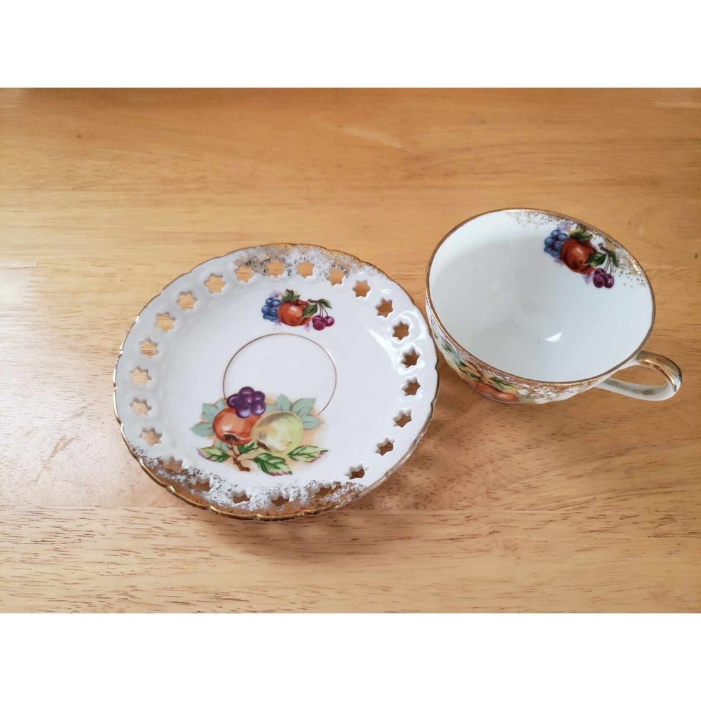 Vintage Enesco Japan Fruit Motif Tea Cup‎ + Pierced Saucer Set – Gold Trim - Picture 4 of 10